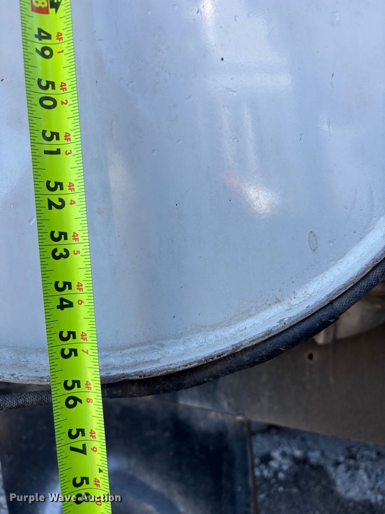 image for item FB3496 1997 Volvo WG vacuum truck