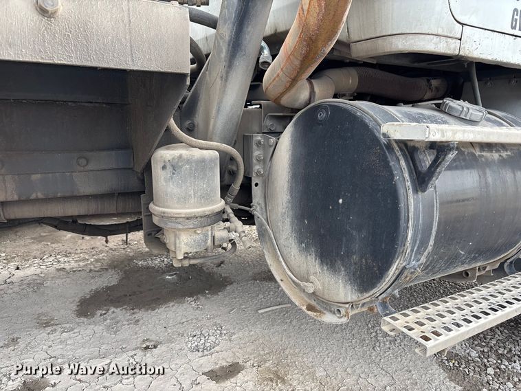 image for item FB3496 1997 Volvo WG vacuum truck