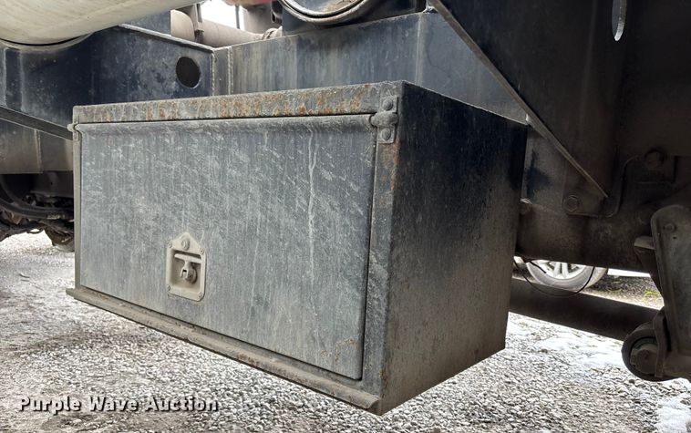 image for item FB3496 1997 Volvo WG vacuum truck