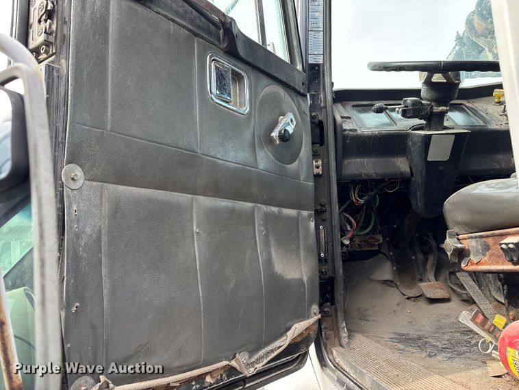 image for item FB3496 1997 Volvo WG vacuum truck