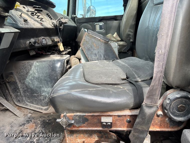 image for item FB3496 1997 Volvo WG vacuum truck