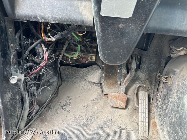 image for item FB3496 1997 Volvo WG vacuum truck