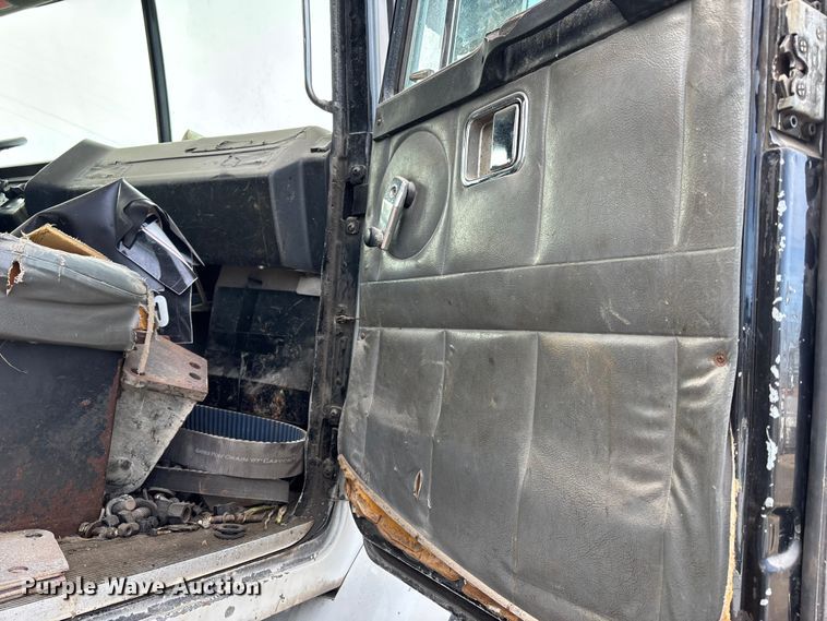 image for item FB3496 1997 Volvo WG vacuum truck