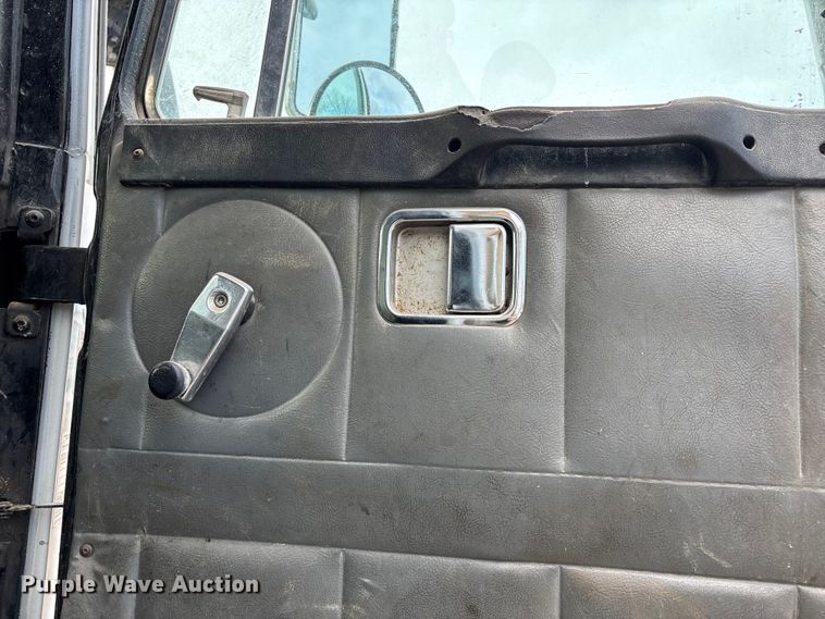 image for item FB3496 1997 Volvo WG vacuum truck