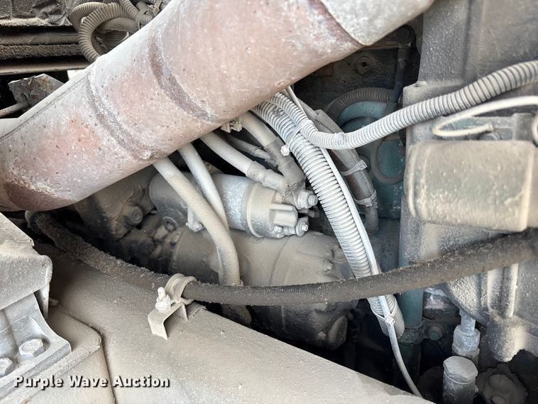 image for item FB3496 1997 Volvo WG vacuum truck