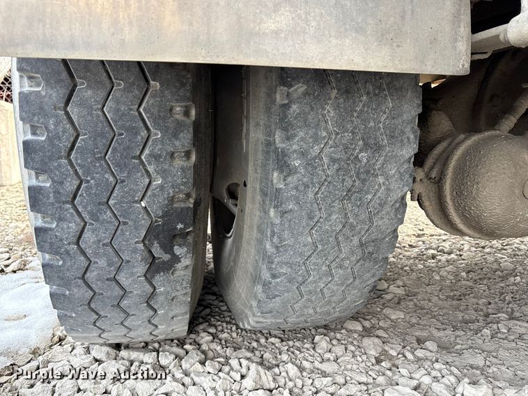 image for item FB3496 1997 Volvo WG vacuum truck