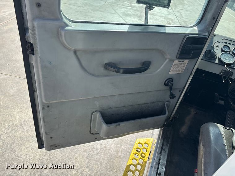 image for item FB5479 2012 Kalmar Ottawa yard truck