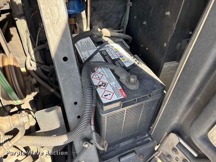 image for item FB5480 2010 Utility VS2RA refrigerated van trailer