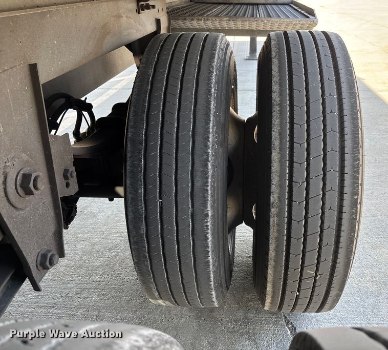 image for item FB5480 2010 Utility VS2RA refrigerated van trailer