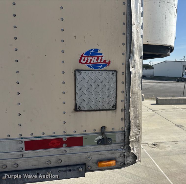 image for item FB5481 2010 Utility VS2RA refrigerated van trailer