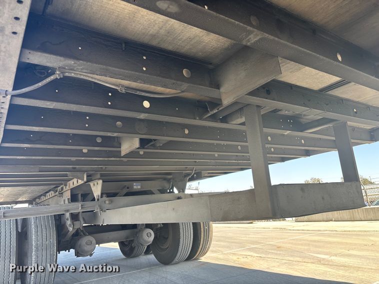 image for item FB5481 2010 Utility VS2RA refrigerated van trailer