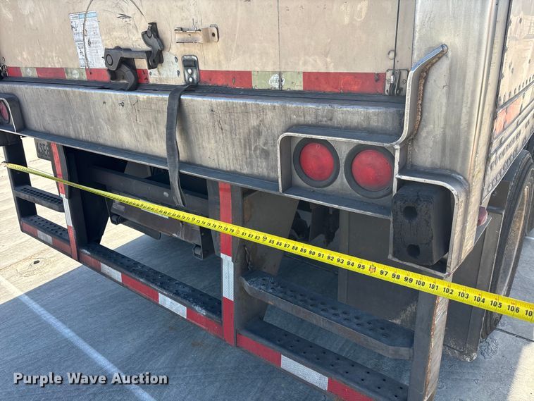 image for item FB5481 2010 Utility VS2RA refrigerated van trailer