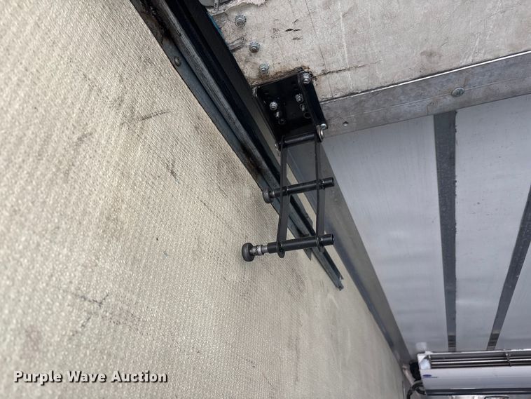 image for item FB5481 2010 Utility VS2RA refrigerated van trailer