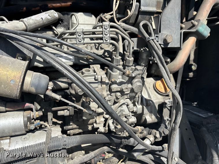 image for item FB5481 2010 Utility VS2RA refrigerated van trailer