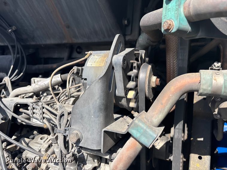 image for item FB5481 2010 Utility VS2RA refrigerated van trailer