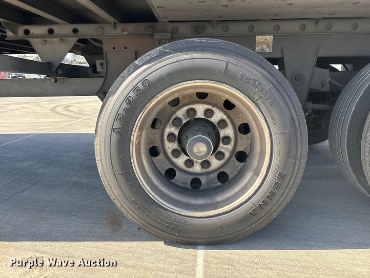 image for item FB5481 2010 Utility VS2RA refrigerated van trailer