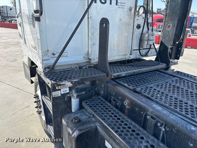 image for item FB5482 2009 Ottawa Kalmar yard truck