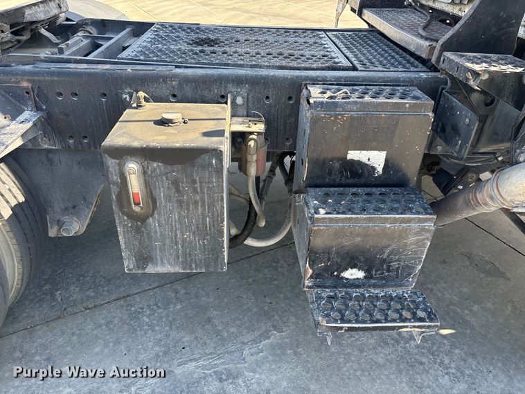 image for item FB5482 2009 Ottawa Kalmar yard truck