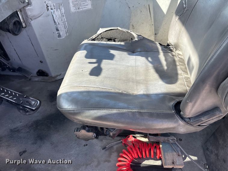 image for item FB5482 2009 Ottawa Kalmar yard truck