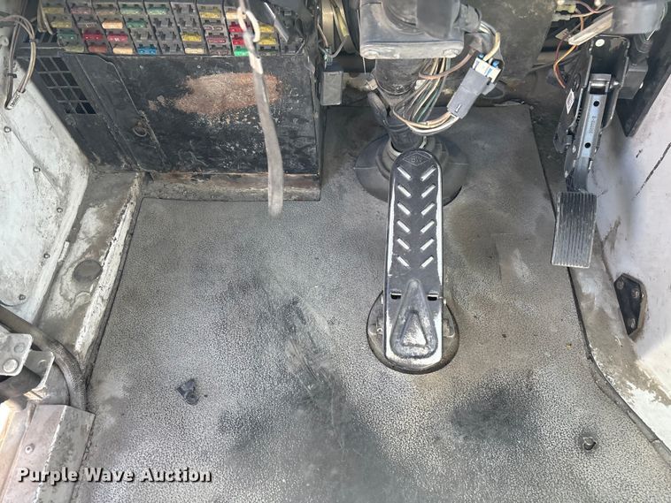 image for item FB5482 2009 Ottawa Kalmar yard truck