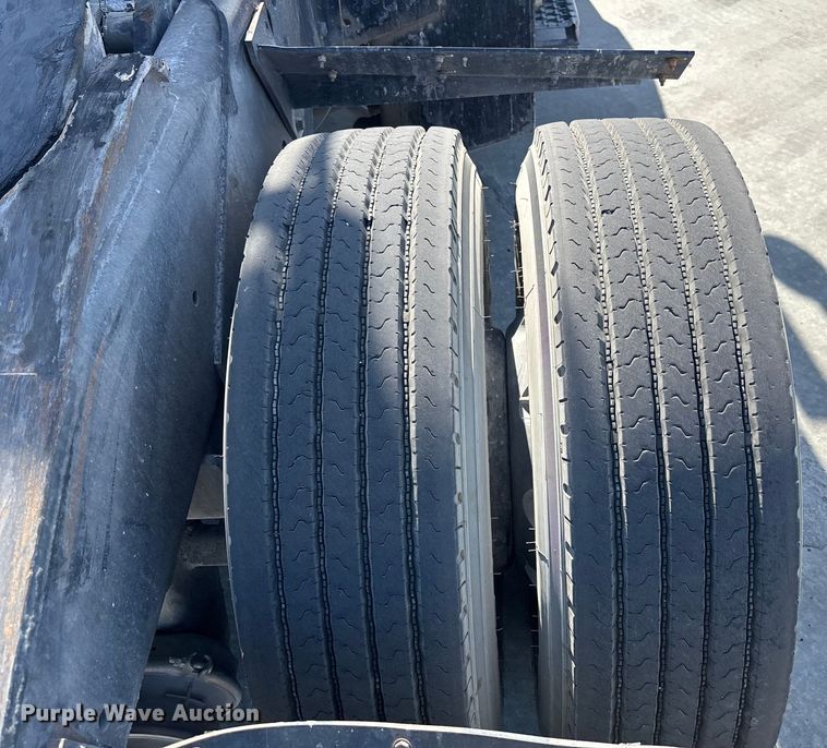 image for item FB5482 2009 Ottawa Kalmar yard truck