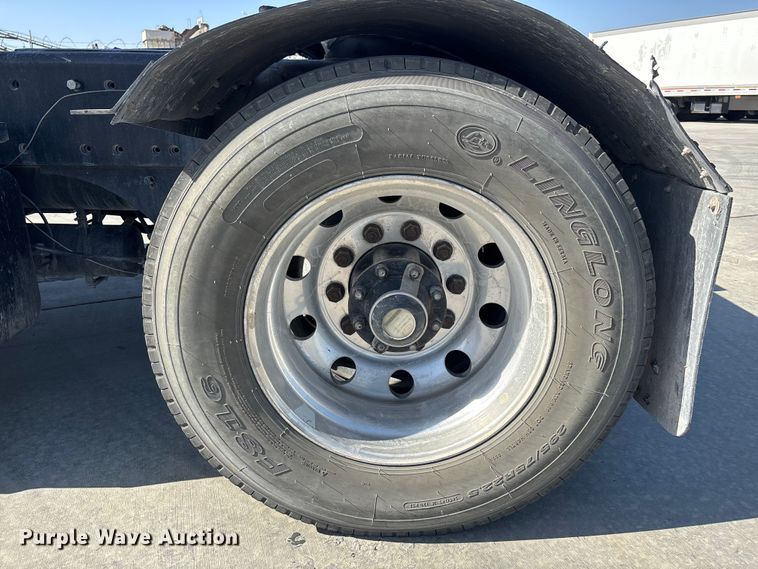 image for item FB5482 2009 Ottawa Kalmar yard truck