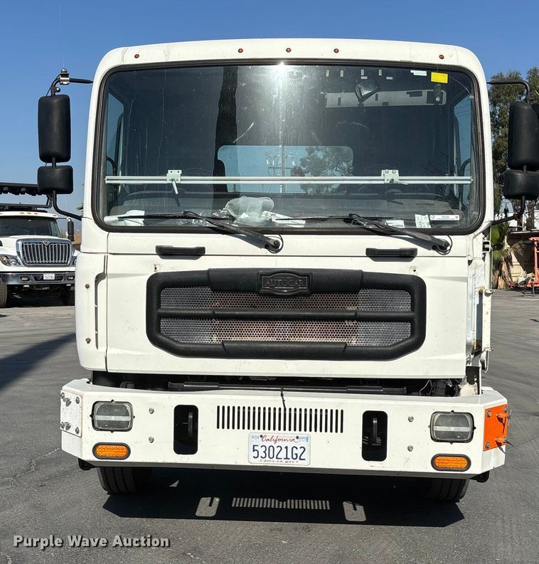 image for item FB5485 2017 Autocar Xpert truck cab and chassis