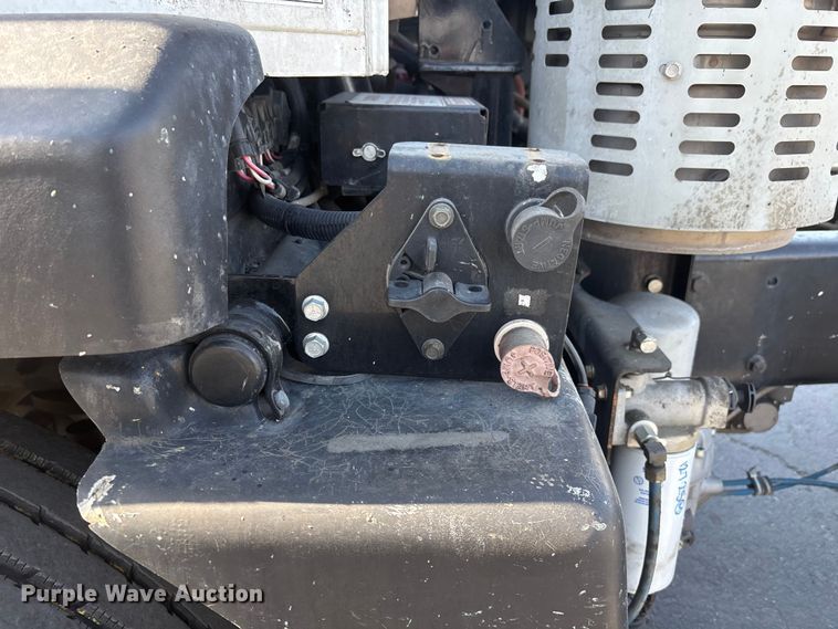 image for item FB5485 2017 Autocar Xpert truck cab and chassis