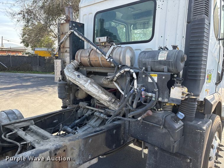 image for item FB5485 2017 Autocar Xpert truck cab and chassis