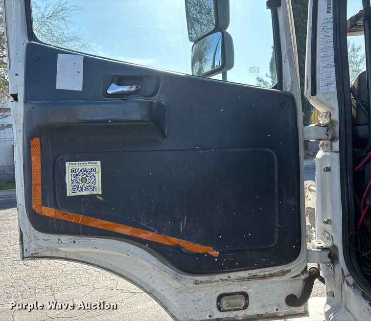 image for item FB5485 2017 Autocar Xpert truck cab and chassis