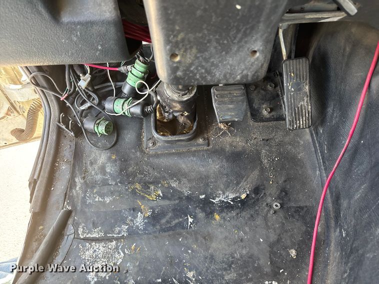 image for item FB5485 2017 Autocar Xpert truck cab and chassis