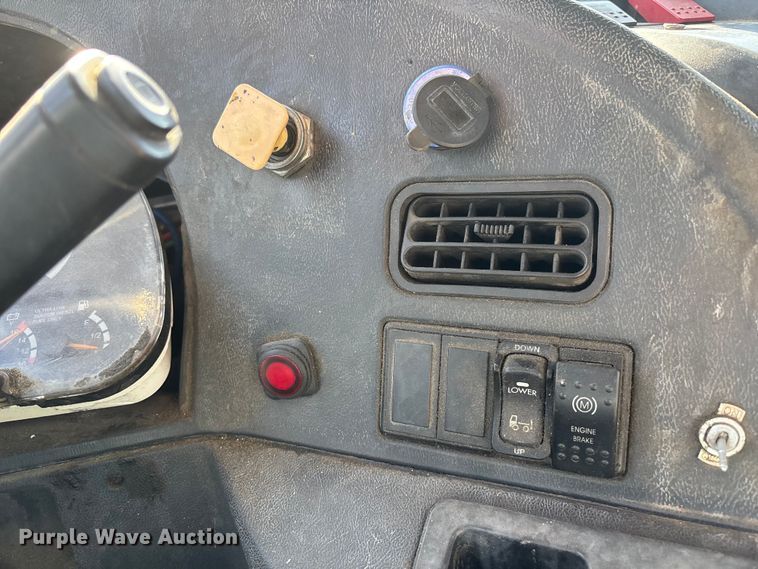 image for item FB5485 2017 Autocar Xpert truck cab and chassis