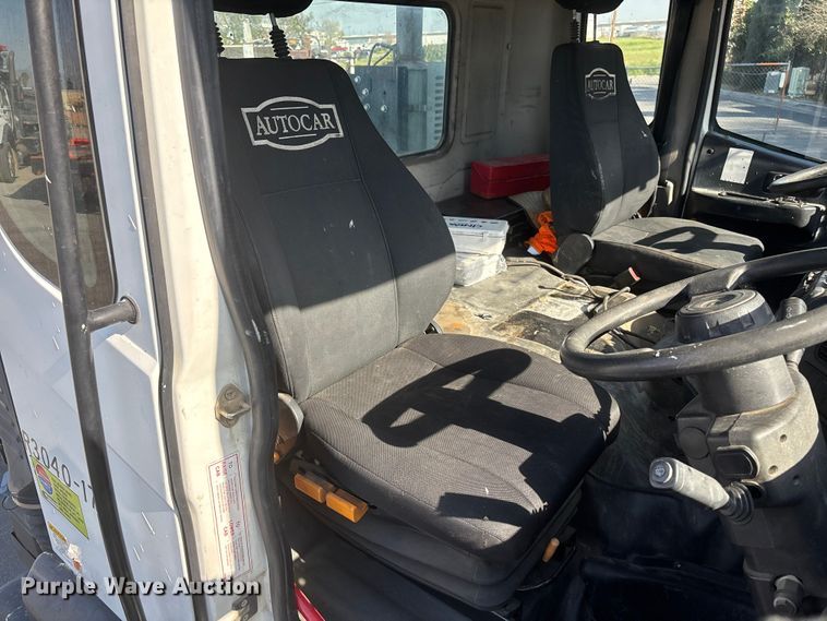 image for item FB5485 2017 Autocar Xpert truck cab and chassis