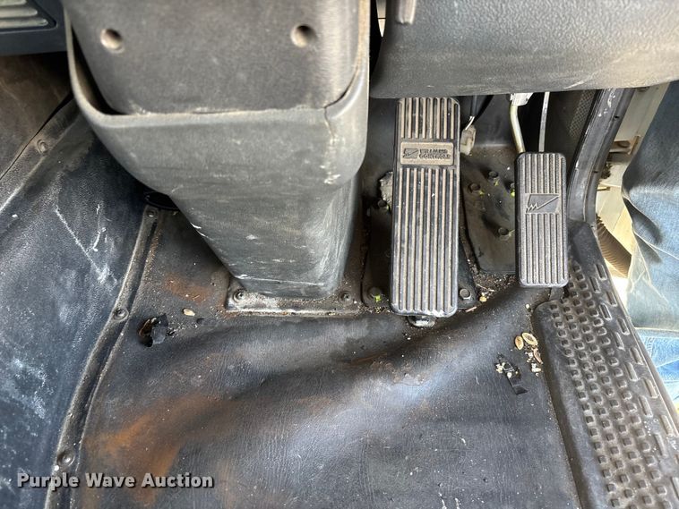 image for item FB5485 2017 Autocar Xpert truck cab and chassis