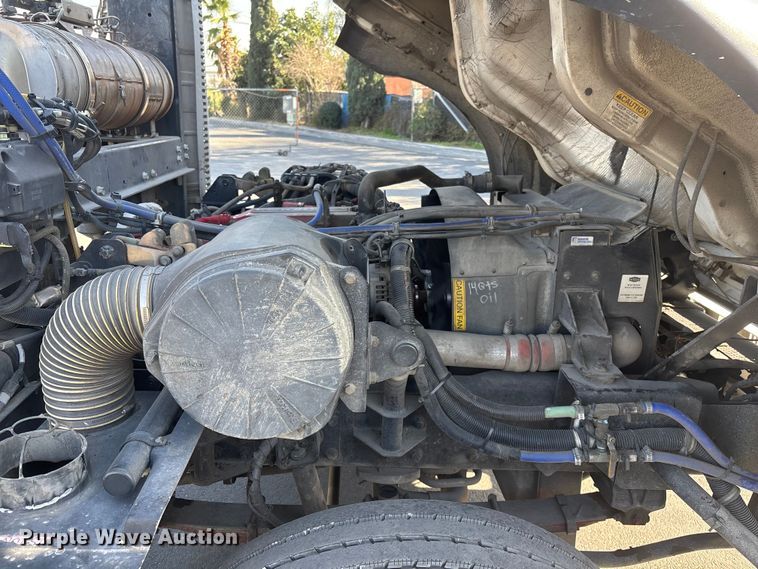 image for item FB5485 2017 Autocar Xpert truck cab and chassis