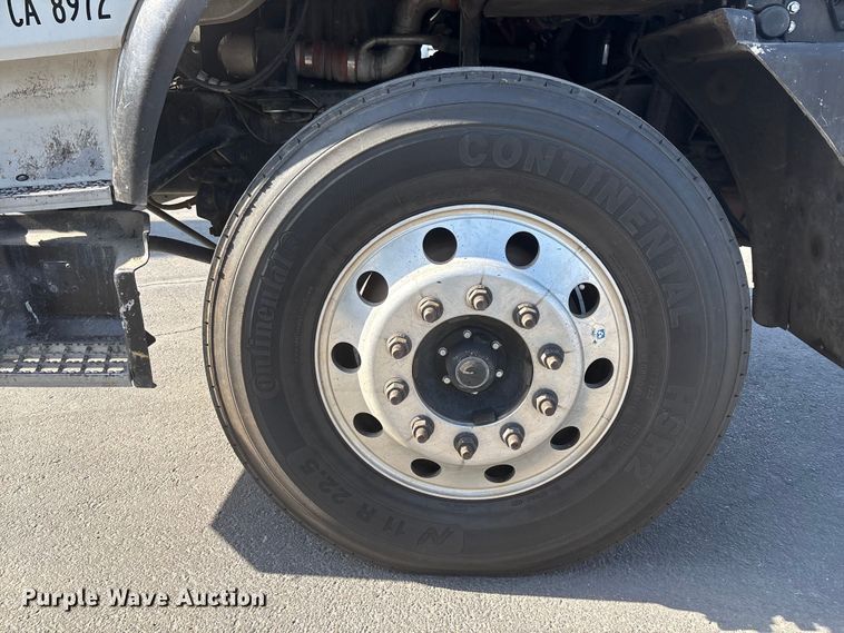 image for item FB5485 2017 Autocar Xpert truck cab and chassis