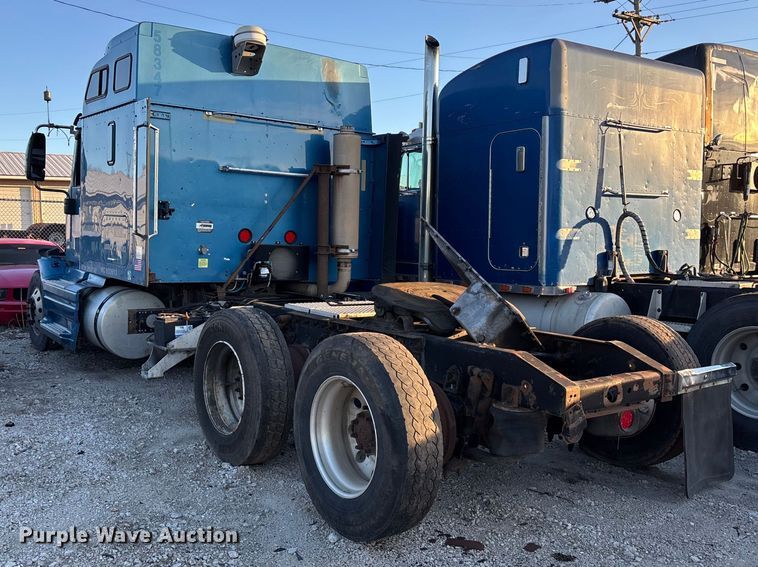 image for item FG0001 2006 International 9400i semi truck