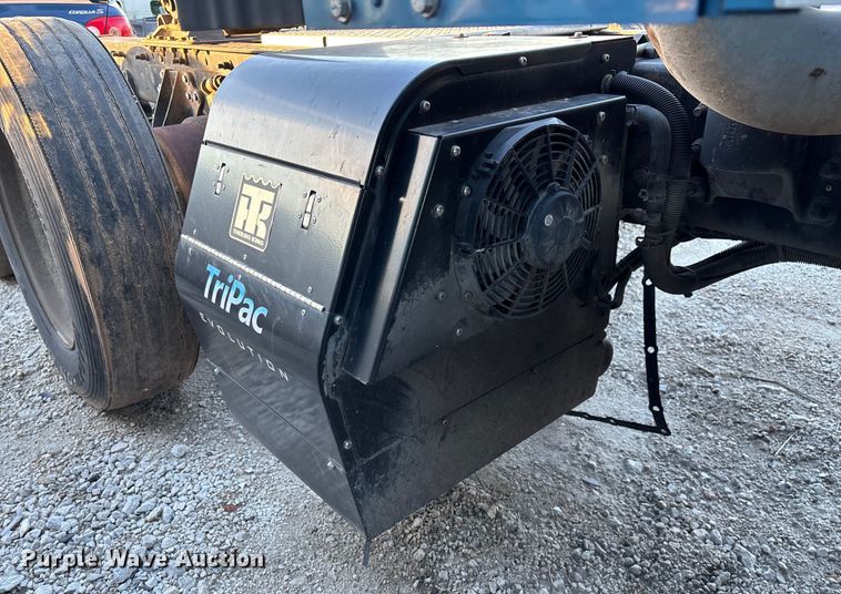 image for item FG0001 2006 International 9400i semi truck