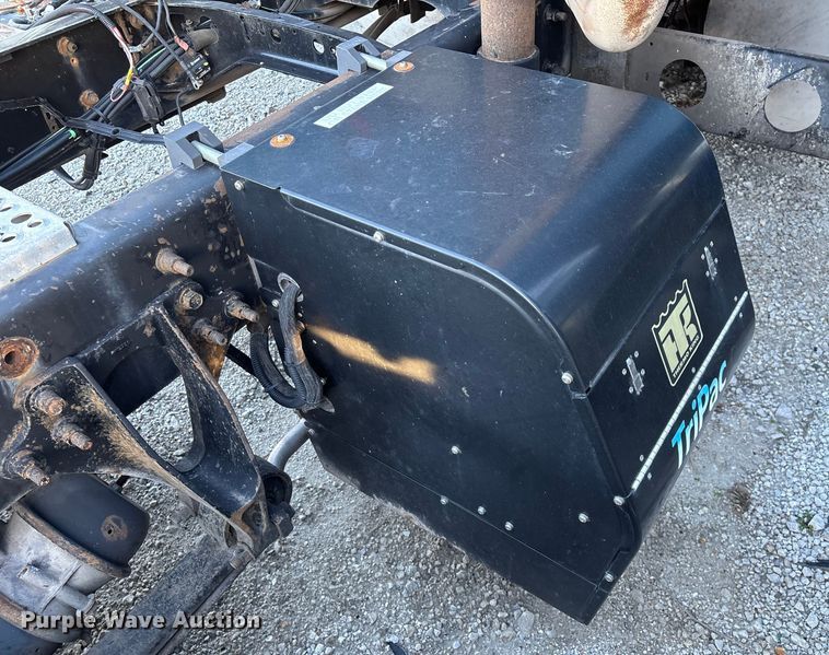 image for item FG0001 2006 International 9400i semi truck