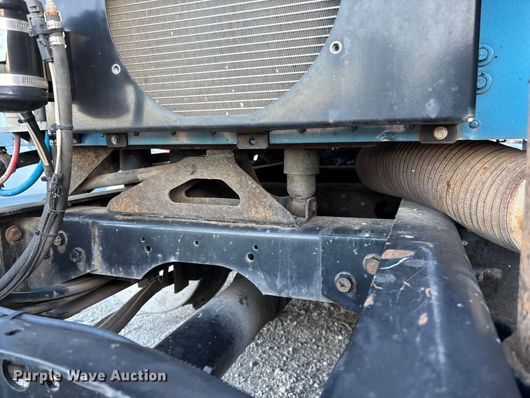 image for item FG0001 2006 International 9400i semi truck