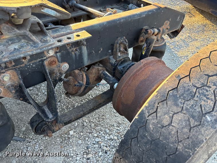 image for item FG0001 2006 International 9400i semi truck