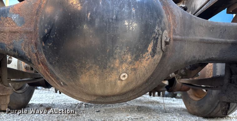 image for item FG0001 2006 International 9400i semi truck