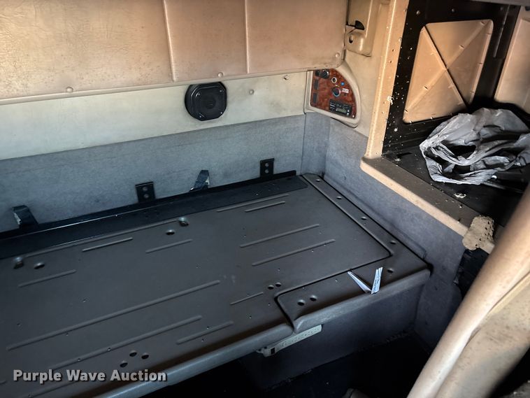 image for item FG0001 2006 International 9400i semi truck