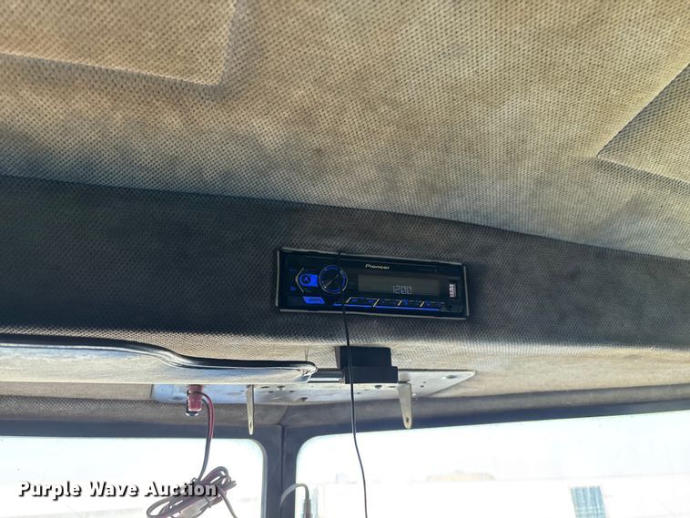 image for item FG0001 2006 International 9400i semi truck