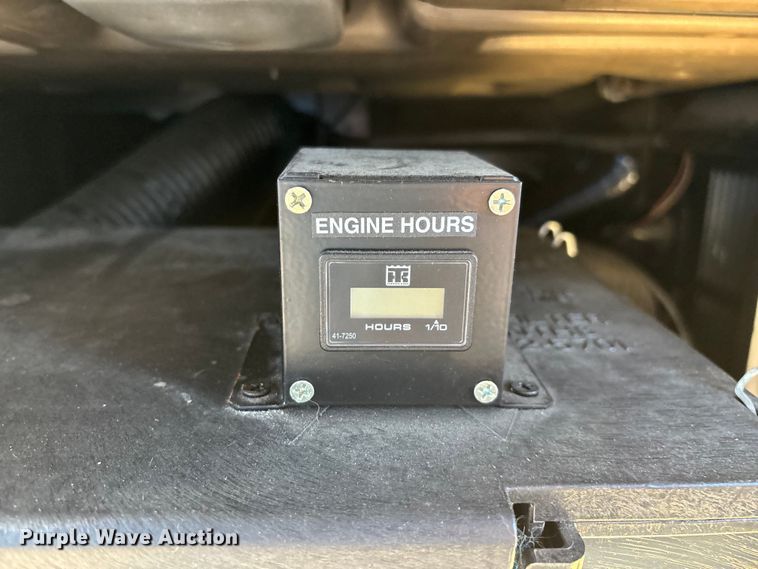 image for item FG0001 2006 International 9400i semi truck