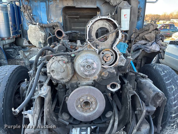 image for item FG0001 2006 International 9400i semi truck