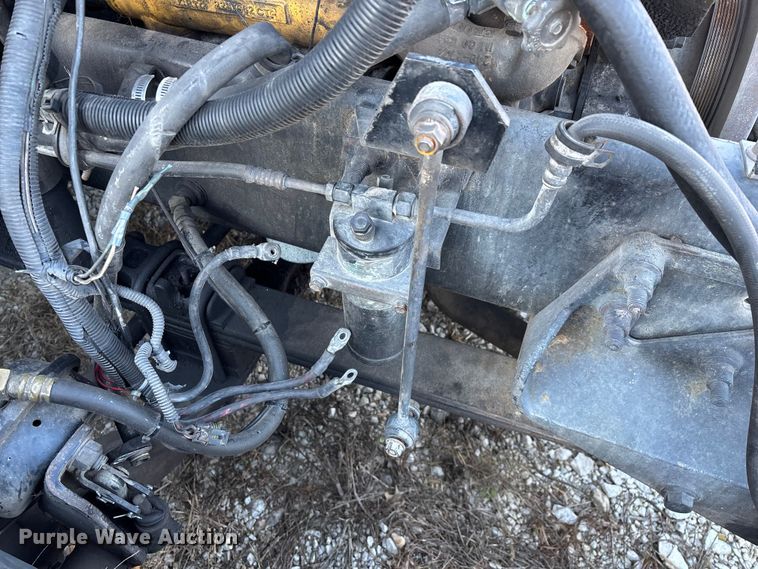 image for item FG0001 2006 International 9400i semi truck