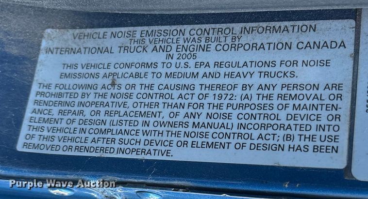 image for item FG0001 2006 International 9400i semi truck