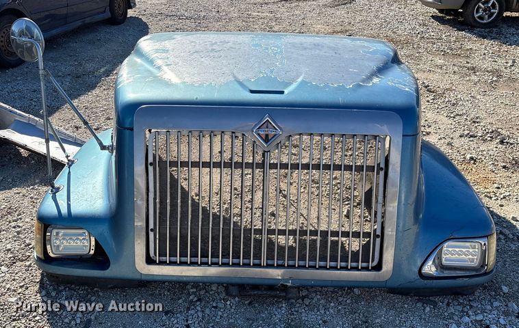 image for item FG0001 2006 International 9400i semi truck