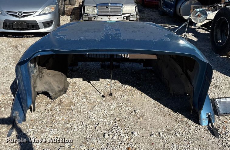 image for item FG0001 2006 International 9400i semi truck